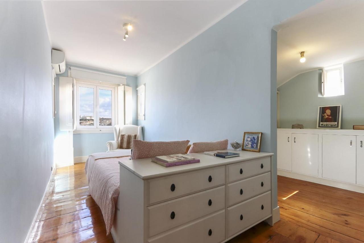 Chiado Views By Homing Apartment Lisbon Bagian luar foto