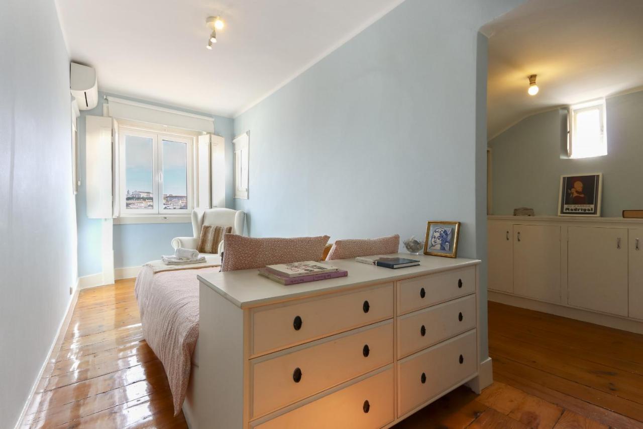 Chiado Views By Homing Apartment Lisbon Bagian luar foto
