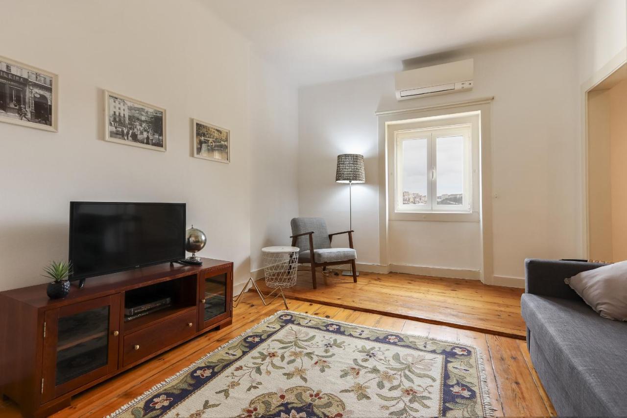Chiado Views By Homing Apartment Lisbon Bagian luar foto