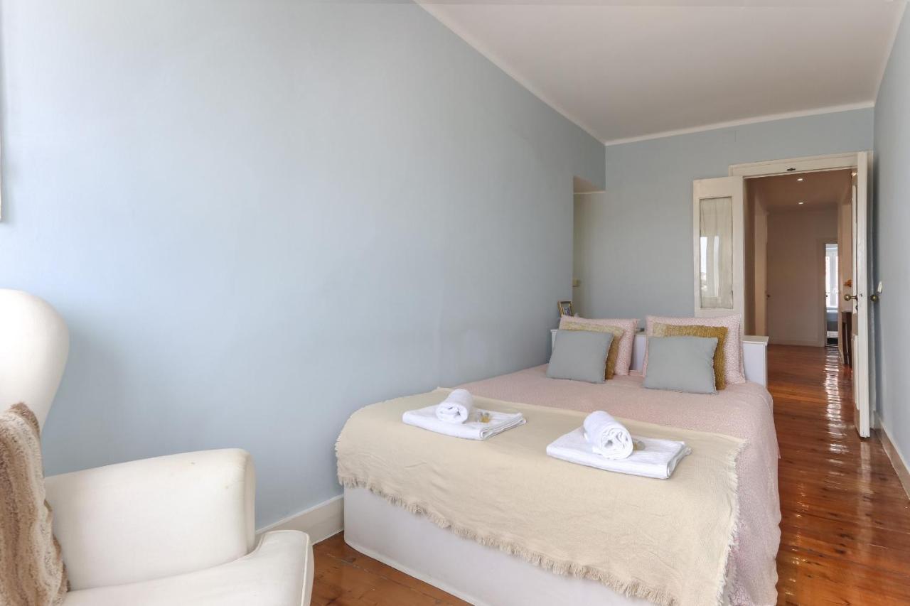 Chiado Views By Homing Apartment Lisbon Bagian luar foto