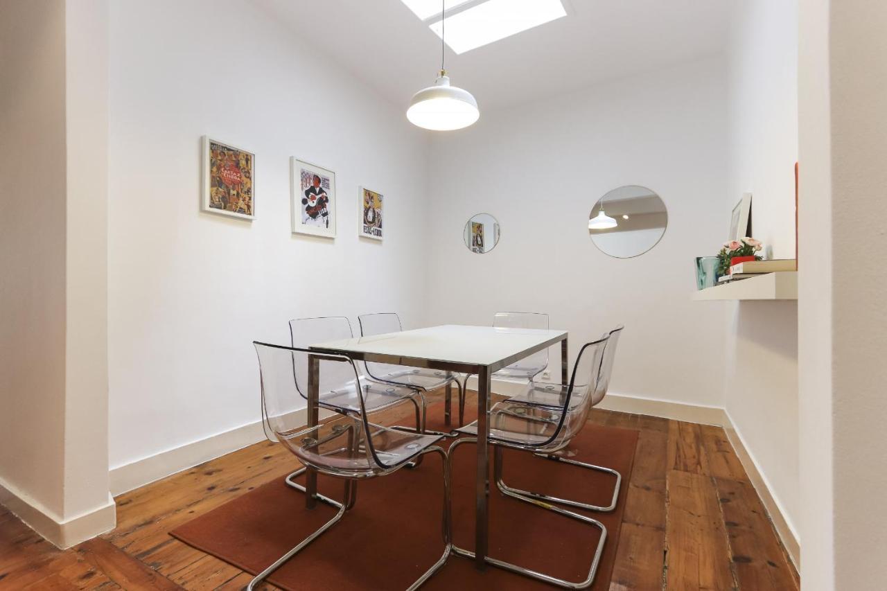 Chiado Views By Homing Apartment Lisbon Bagian luar foto